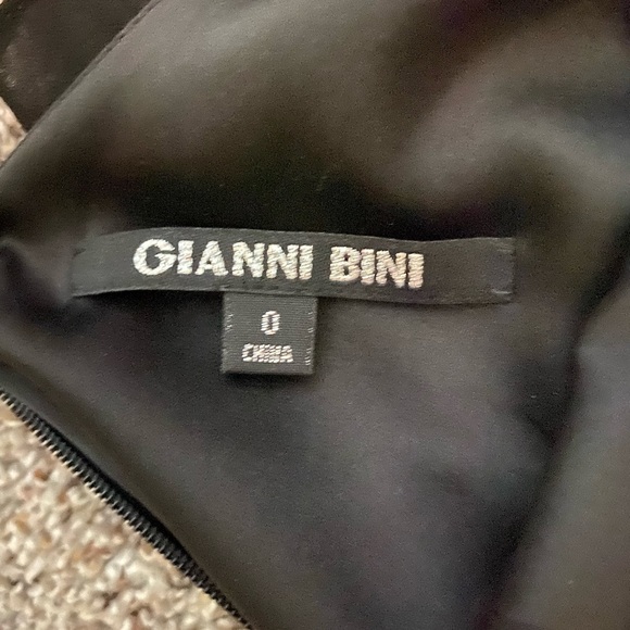 Dress - Picture 4 of 4